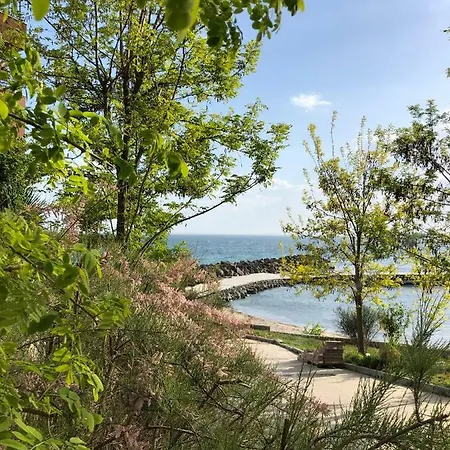 아파트 Akrotiria 네세부르